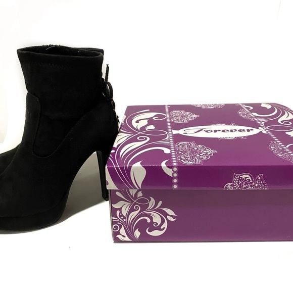 Bretty High Sky Black Faux Suede Booties NWT - Picture 14 of 16